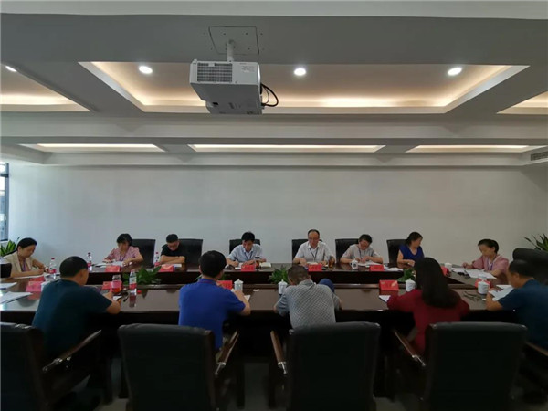 市政协就“推进我市家政服务行业规范管理”开展专题协商调研